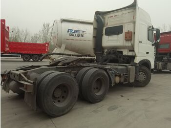 Тягач SINOTRUK HOWO