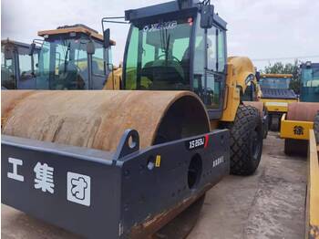 Каток XCMG XS263J