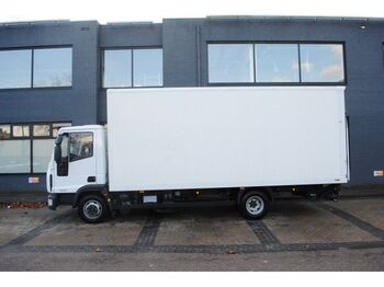 Грузовик с закрытым кузовом