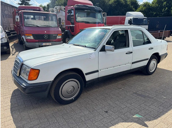 Седан MERCEDES-BENZ