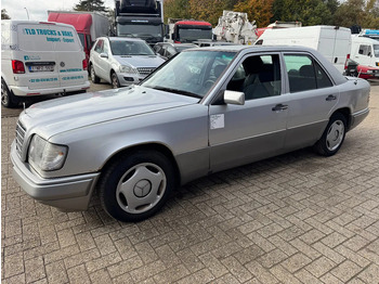 Седан MERCEDES-BENZ