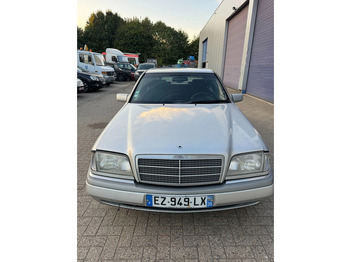 Седан Mercedes-Benz C-Klasse **C180-PETROL-AC**: фото 2