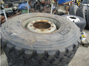 Шина для Грузовиков 445/65/22.5 TRACK GRIP MICHELIN (2) EX SCAMMEL 6X6 COMPLETE WITH RIMS: фото 2