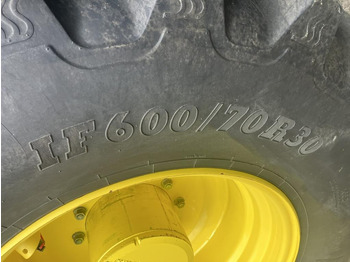 Трактор John Deere 6250R: фото 5
