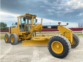 Грейдер CATERPILLAR 140H