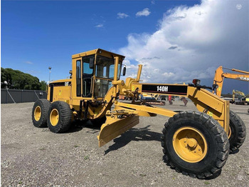 Грейдер CATERPILLAR 140H