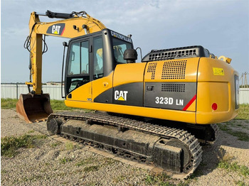 Гусеничный экскаватор CATERPILLAR 323D