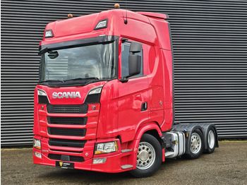 Грузовик с закрытым кузовом SCANIA S 580