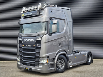 Тягач SCANIA S 520