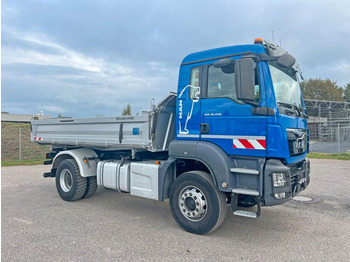 : фото в шапке страницы