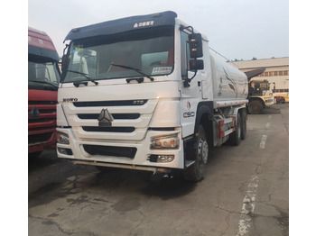 Грузовик-цистерна SINOTRUK HOWO