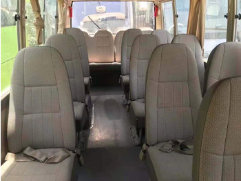 Пригородный автобус Toyota Coaster: фото 2