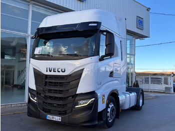 Тягач IVECO