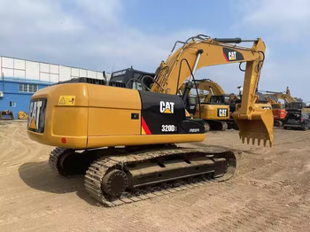 Гусеничный экскаватор CATERPILLAR 320D2