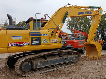 Гусеничный экскаватор KOMATSU PC200-8