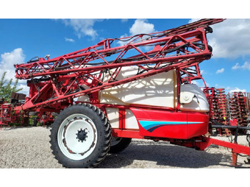 Прицепной опрыскиватель