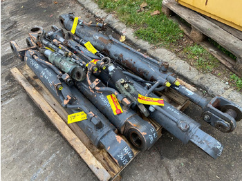 Гидравлический цилиндр HITACHI