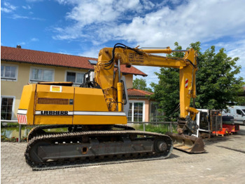Гусеничный экскаватор LIEBHERR