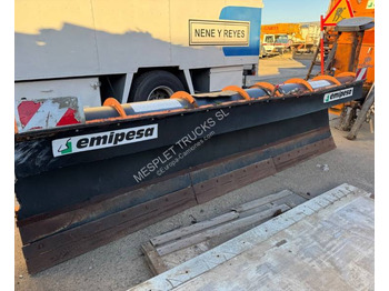 Отвал для снега