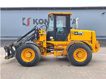 Колёсный погрузчик JCB