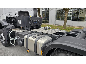 Новый Тягач MERCEDES-BENZ Actros 3340 S 6x4 ADR Euro 3 Tractor Head: фото 5 Новый Тягач MERCEDES-BENZ Actros 3340 S 6x4 ADR Euro 3 Tractor Head: фото 5