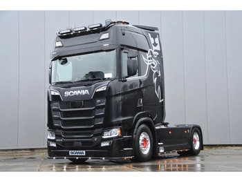 Тягач SCANIA S 580