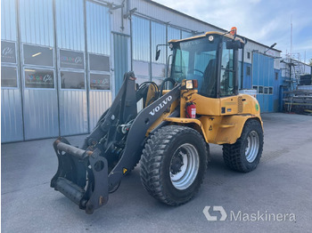 Колёсный погрузчик VOLVO L35