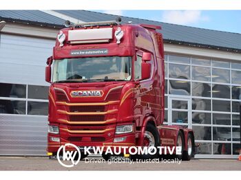 Тягач SCANIA R 580