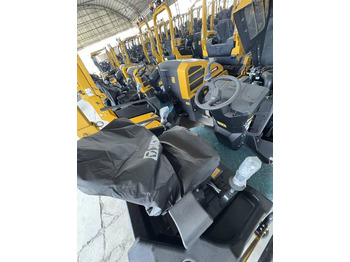 Каток тротуарный XCMG XD140VT 4ton small Light Diesel Vibratory Road Roller: фото 5