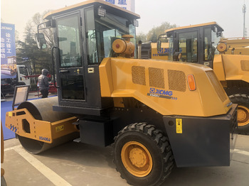 Дорожный каток XCMG XS400J 4ton Mechancial Single Drum Vibratory Road Roller Price: фото 2 Дорожный каток XCMG XS400J 4ton Mechancial Single Drum Vibratory Road Roller Price: фото 2