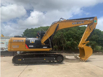 Гусеничный экскаватор CATERPILLAR 320