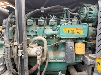 : фото в шапке страницы