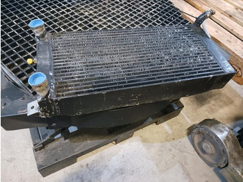 Радиатор LIEBHERR