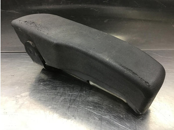 Кабина и интерьер LIEBHERR