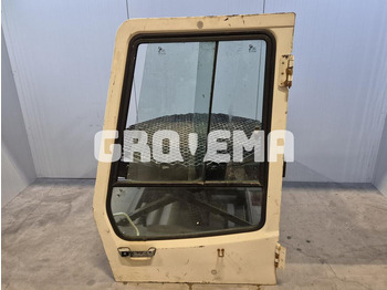 Кабина и интерьер LIEBHERR