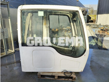 Кабина и интерьер LIEBHERR