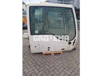 Кабина и интерьер LIEBHERR