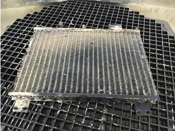 : фото в шапке страницы