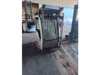 Кабина и интерьер LIEBHERR