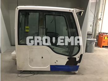 Кабина и интерьер LIEBHERR