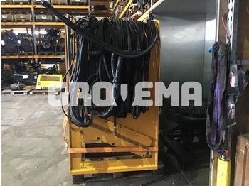 Кабина и интерьер LIEBHERR