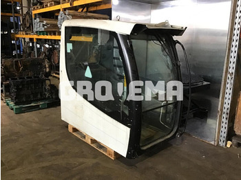 Кабина и интерьер LIEBHERR