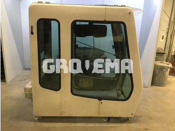 Кабина и интерьер LIEBHERR