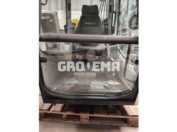 Кабина и интерьер LIEBHERR