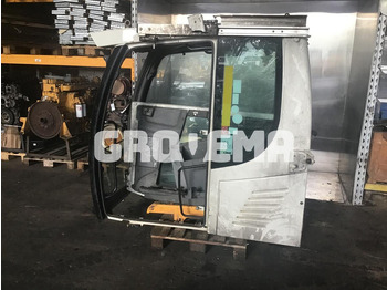 Кабина и интерьер LIEBHERR