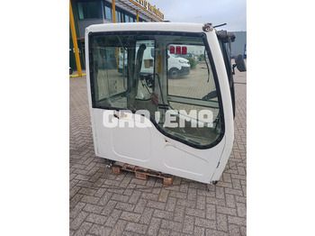 Кабина и интерьер LIEBHERR