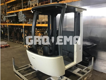 Кабина и интерьер LIEBHERR