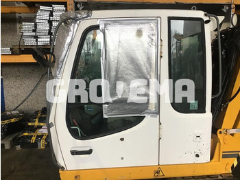 Кабина и интерьер LIEBHERR