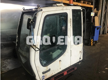 Кабина и интерьер LIEBHERR