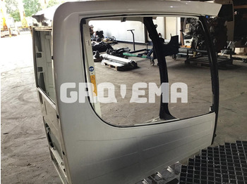 Кабина и интерьер LIEBHERR